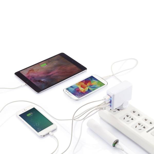 Дорожный переходник для розетки с 4 USB-портами