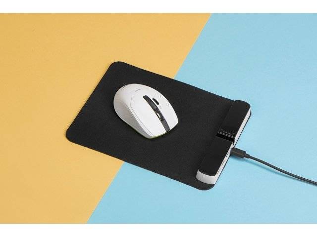 Коврик для мыши со встроенным USB-хабом "Plug"