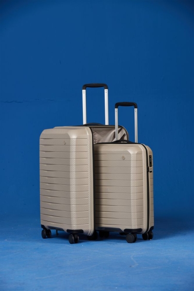 Чемодан Lightweight Luggage M, бежевый