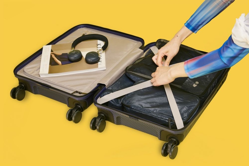 Чемодан Lightweight Luggage S, черный