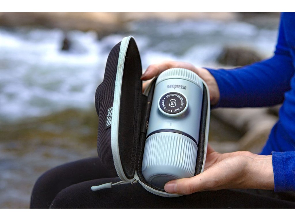 Ручная мини-кофемашина (WACACO Nanopresso) WCCRTCBL (Ручная мини-кофемашина цв. Arctic Blue), голубой